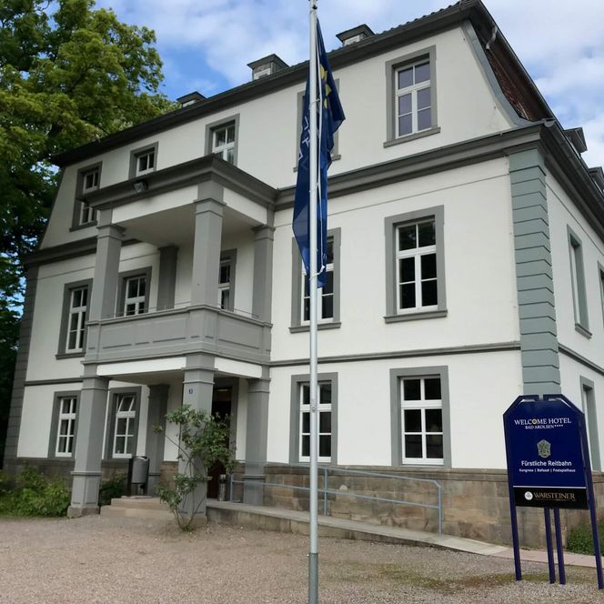 Außenansicht der Fürstlichen Reitbahn in Bad Arolsen