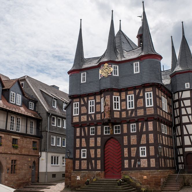 Das zehntürmige Rathaus in Frankenberg (Eder)