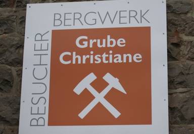 Das Außenschild mit dem Logo der Grube Christiane