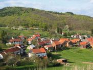 Der kleine Ort Bergfreiheit liegt ca. 12 km vom Stadtzentrum Bad Wildungens entfernt.