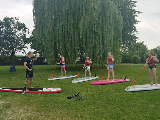 Der Stand Up Paddling Club Paderborn gibt am Edersee auch Kurse (Foto: Stand Up Paddling Club Paderborn)