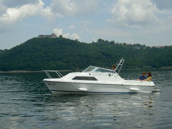 Ein Elektroboot des Edership Bootsverleih