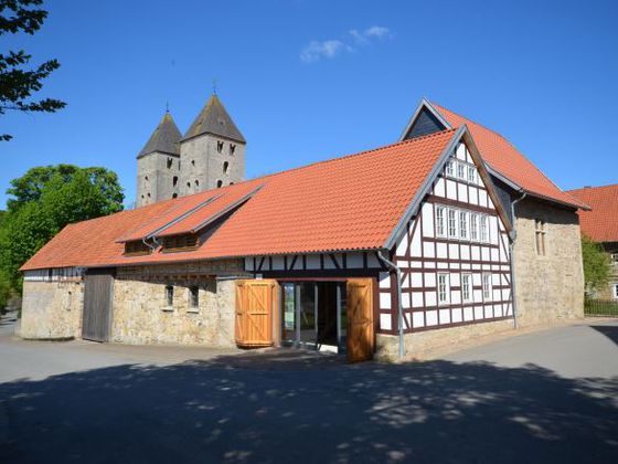 Außenansicht des Kloster Flechtdorf