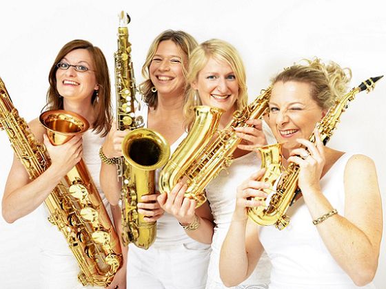 sistergold: I feel good - Weibliche Saxophonpower mal vier (Foto: Toofan Hashemi)