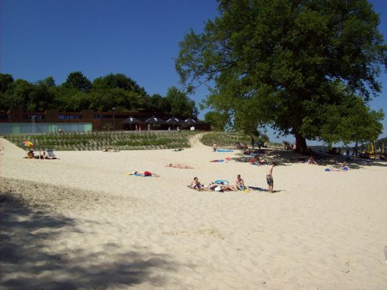 Das Strandbad Twistesee mit Umkleiden, WC´s und Gastronomie