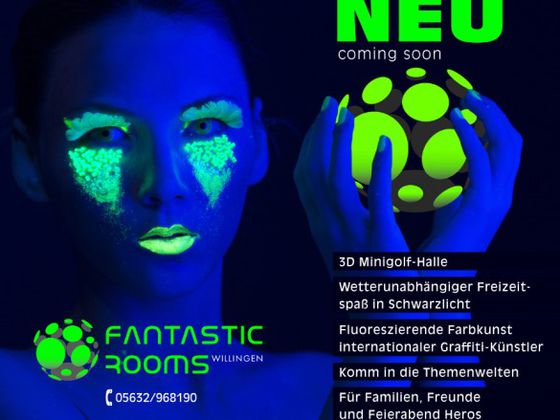 Fluoreszierende 3D-Fensterfolie in den Fantastic Rooms Willingen